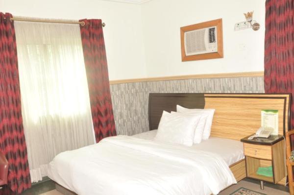 Terrace Green Hotels & Suite Лагос Экстерьер фото